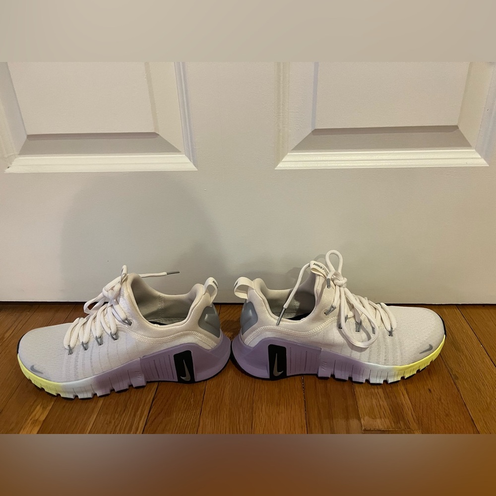 Women’s Nike Free Metcon 6 SE 'Phantom Black Hydrangeas’ Size 6.5
